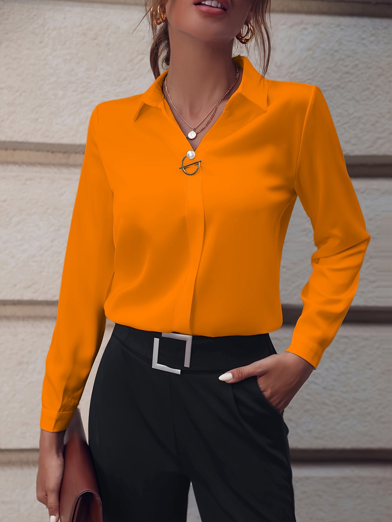 Martina | Blusa Chiffon Elegante con V - Scollo e Botton - Amore - Milano.it